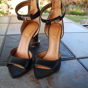 New Givenchy shark ankle strap black sandals 40